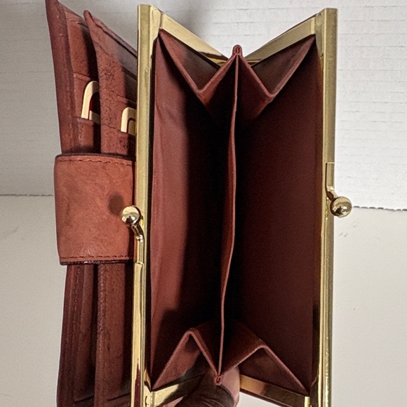 Buxton Rich Brown Leather Wallet - Picture 6 of 7